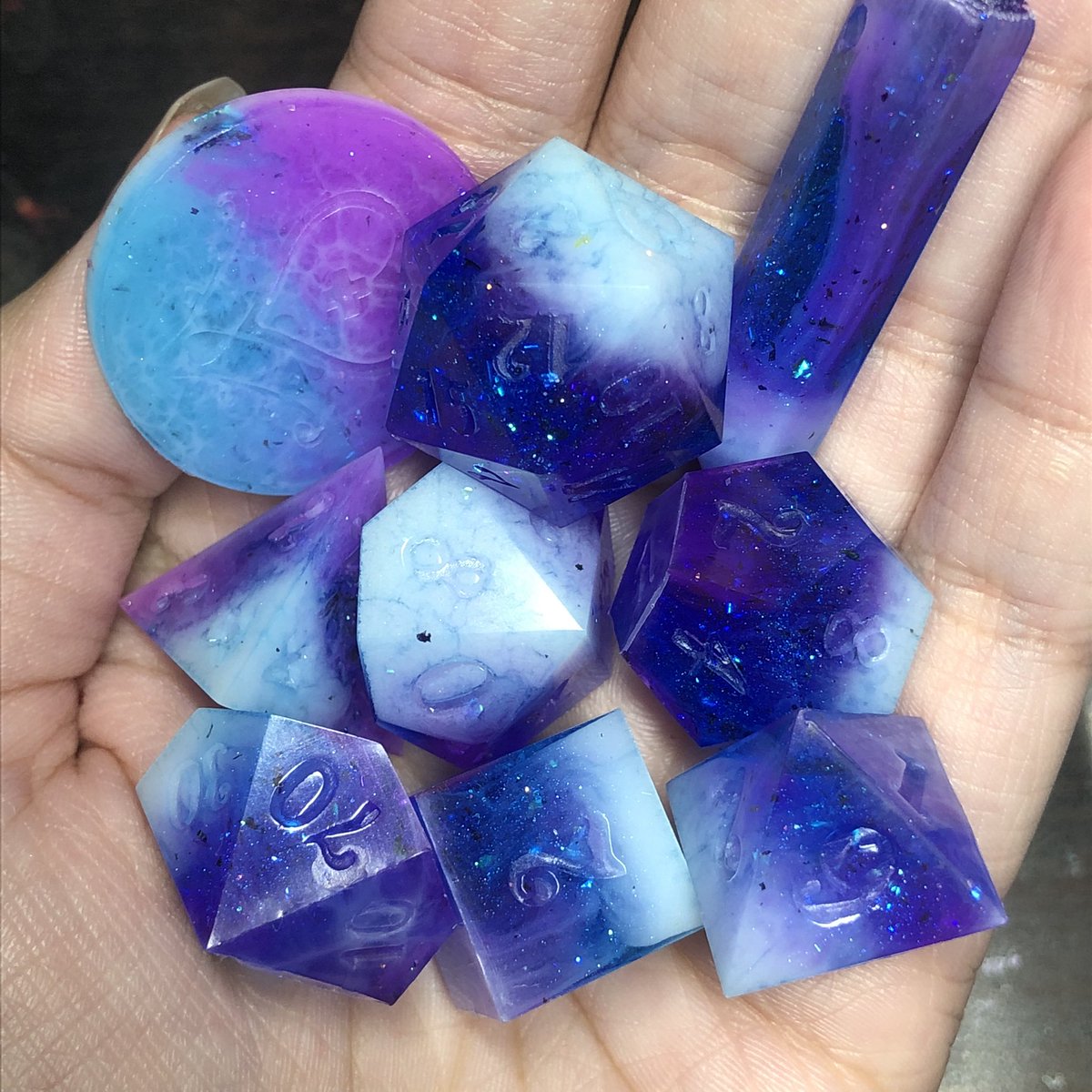 HealersHug's tweet image. Shop update February 24TH 3pm PT!! A bit of a smaller update as I’ve been working to get some commissions out! I know I’ve also been bad about posting on socials but I’ve just now had the spoons to get posts ready. 

#dnd #dungeonsanddragons #ttrpg #dice #diceset #dicemaker