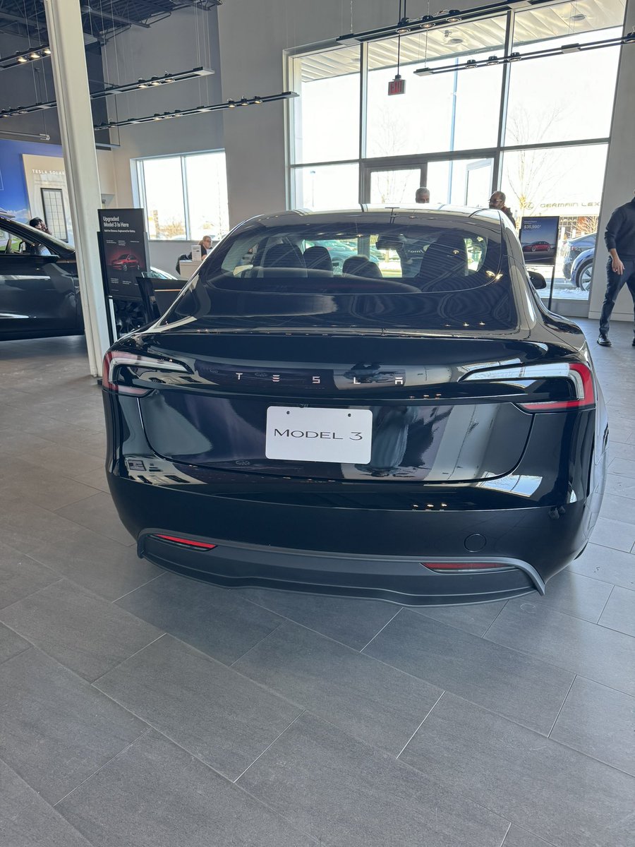 Thank you to everyone who came out to @tesla Easton for our Tesla Model 3 Highland Private Drive event! Loved the new model 3 refresh with the heated and cool seats, rear screen, color changing LED light strip throughout the interior and more! @elonmusk @EastonTownCtr @Teslarati