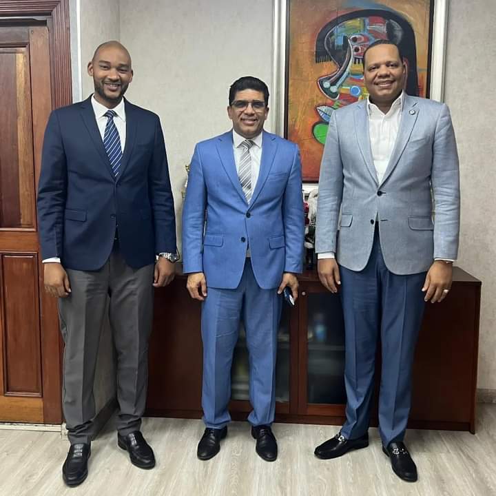 pabloromancs's tweet photo. En nombre del equipo del Dr. @AlcantaraEddy #TodosConLuis felicitamos al nuevo Alcalde de nuestro municipio Santo Domingo Este @dioastacio.
Ahora a gobernar por #ElMunicipioqueQueremos vamos orientaleños #SDEseLevanta
"Se hizo el trabajo" #PabloRomanPresente https://t.co/BWIynn9X4W