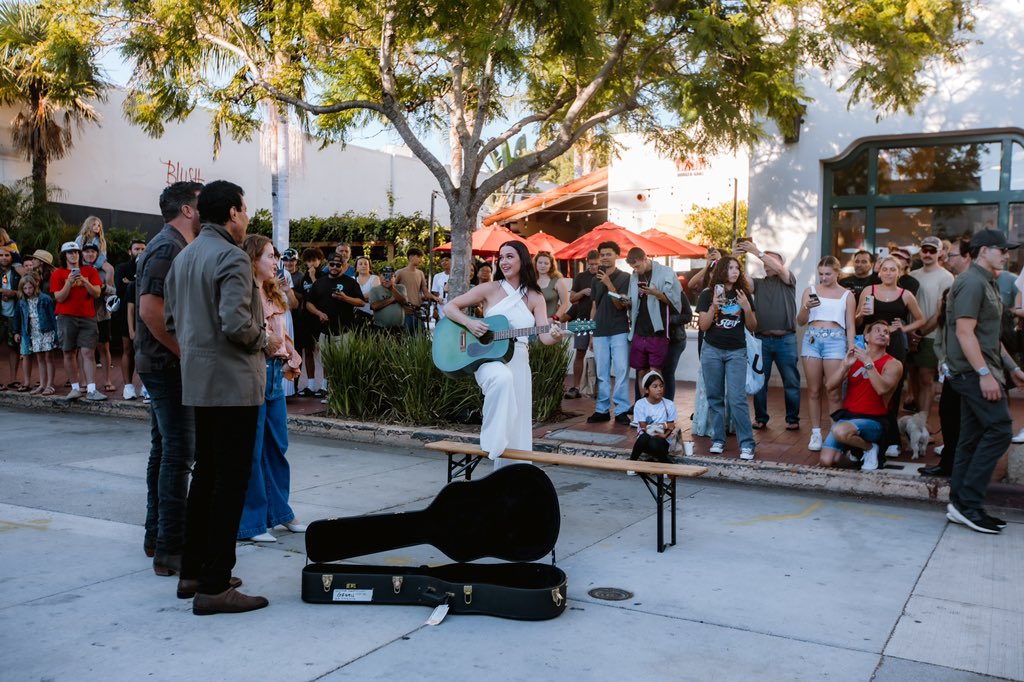 EAST COAST it’s time for you to choose your player…I choose 16 year old me busking at the farmers market for a 20 and some avocados - tune in to #idol on @abcnetwork now for all the feels. 