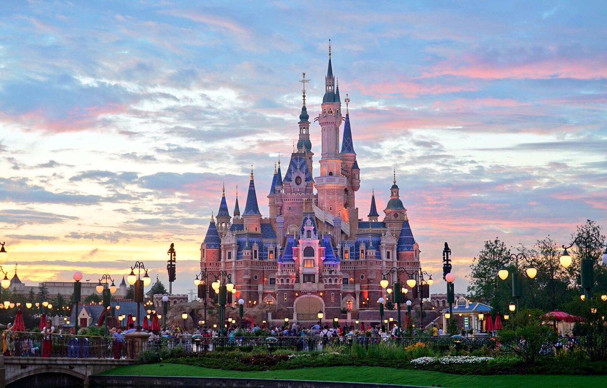 Attractions 360° tweet media