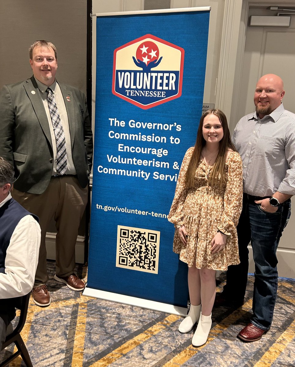SonyaMRimmer's tweet photo. Cumberland County can be proud of our adult and youth winners for the Governor’s Volunteer Stars Awards for 2023. Jason Sitton and Lexi Christian. #volunteer  ⭐️⭐️⭐️ https://t.co/zBi9dlqdBy