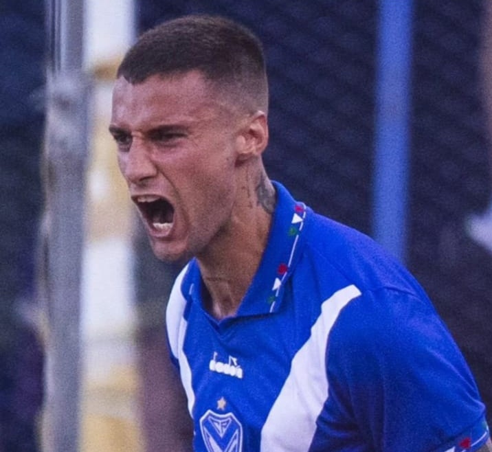 MAMMANDO SOBRE EL FINAL

Con un gol de Emanuel Mammana en el minuto 93, #Vélez venció 1-0 a #Huracan y sumó su tercera victoria consecutiva, en la #CopaDeLaLiga. Próximo encuentro, será este miércoles 21 de febrero por Copa Argentina frente a #SportivoLasParejas. 

✍🏻@jolea20021