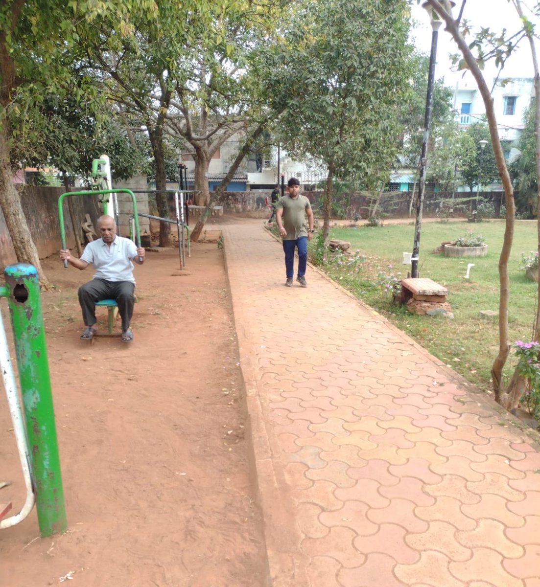 bmcbbsr's tweet photo. Citizens perform their fitness activities in the parks.
Stay Fit, Visit the Parks of Bhubaneswar
#BMCParks https://t.co/A9ClrHwLtE