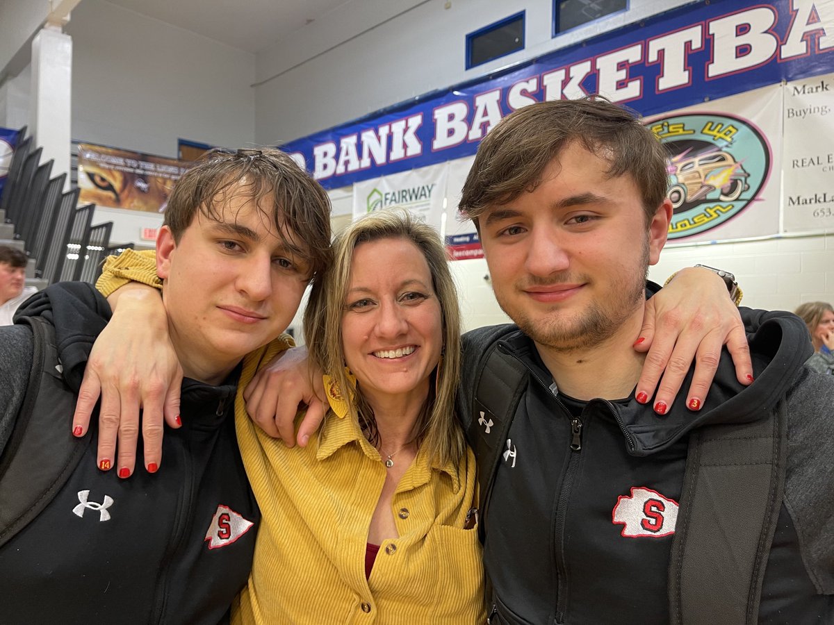 LeeAnne99's tweet photo. TWENTY. Wow!
My favorite twins are 20 years old today!
You guys are amazing! Here’s to a fantastic start to your twenties 💙💙
Happy birthday, Coop and Cole - I love you most 🥰🥰
#momofmultiples https://t.co/azu78urgQc