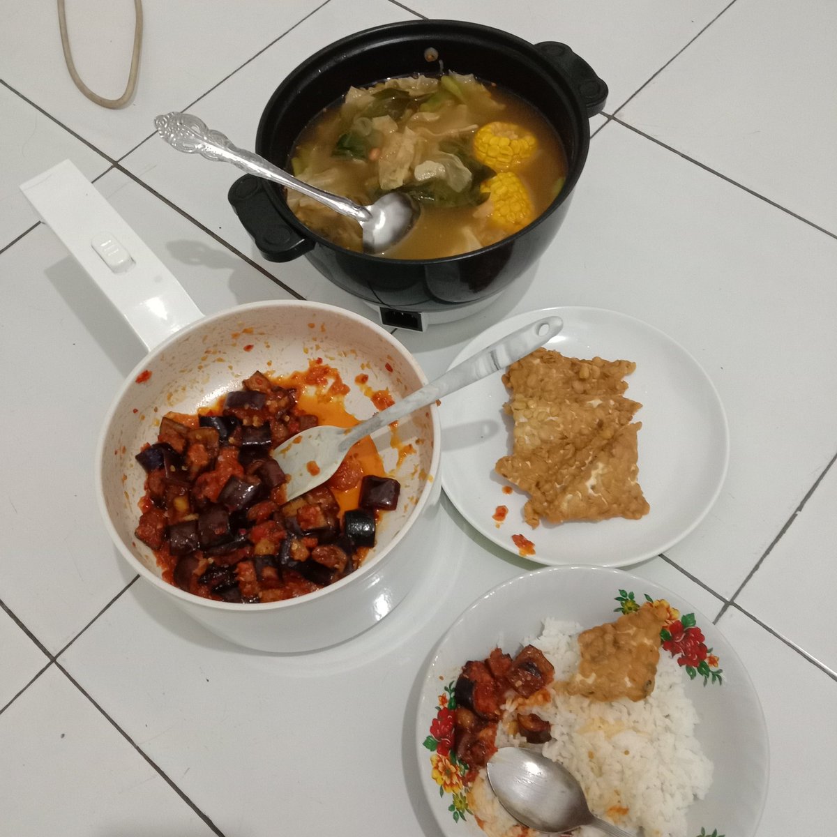 mmkbauacem's tweet photo. adu sedepp amat ini masakan aku https://t.co/XimdBFGNo8
