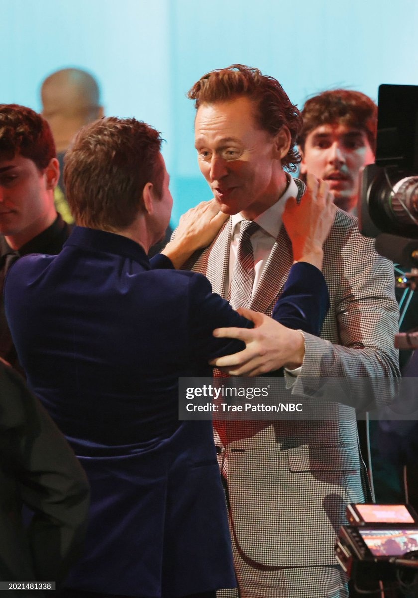 JEREMY RENNER AND TOM HIDDLESTON THIS IS SO MUCH