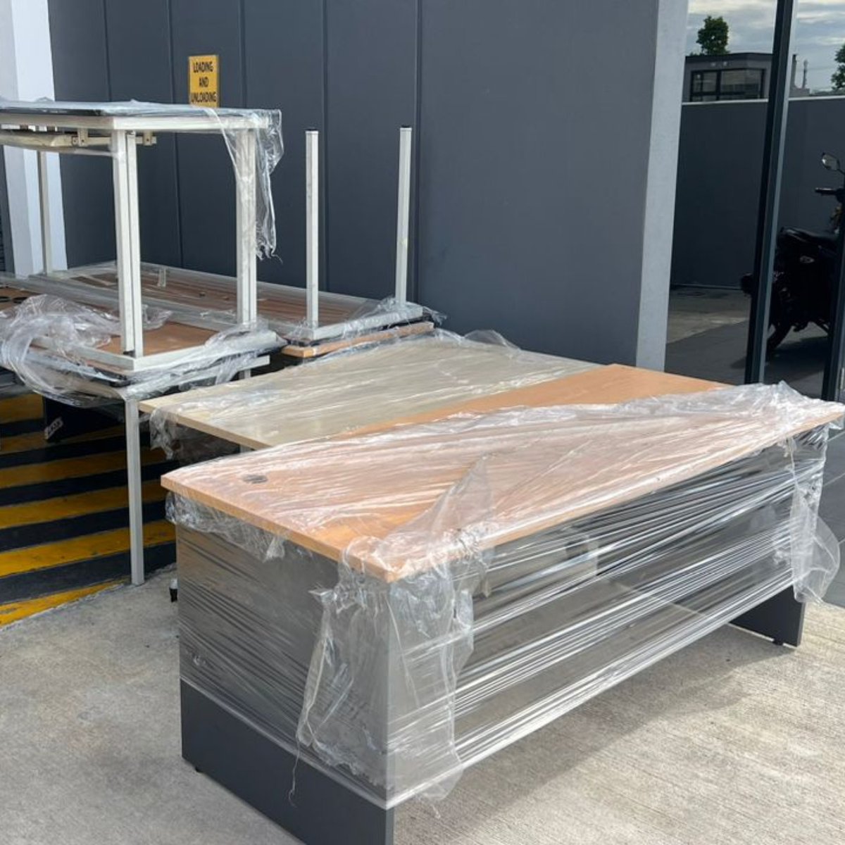 GreenGrowthAsia's tweet photo. Thanks to the generous donation from MM Century and Daxtium, we're thrilled to announce that 2 schools in Perak are now equipped with 2 laptops and 7 work desks!
#GGAF #IndividualClimateAction #Sustainability #CommunitySupport #ewaste #circulareconomy https://t.co/WCKIofnfoD