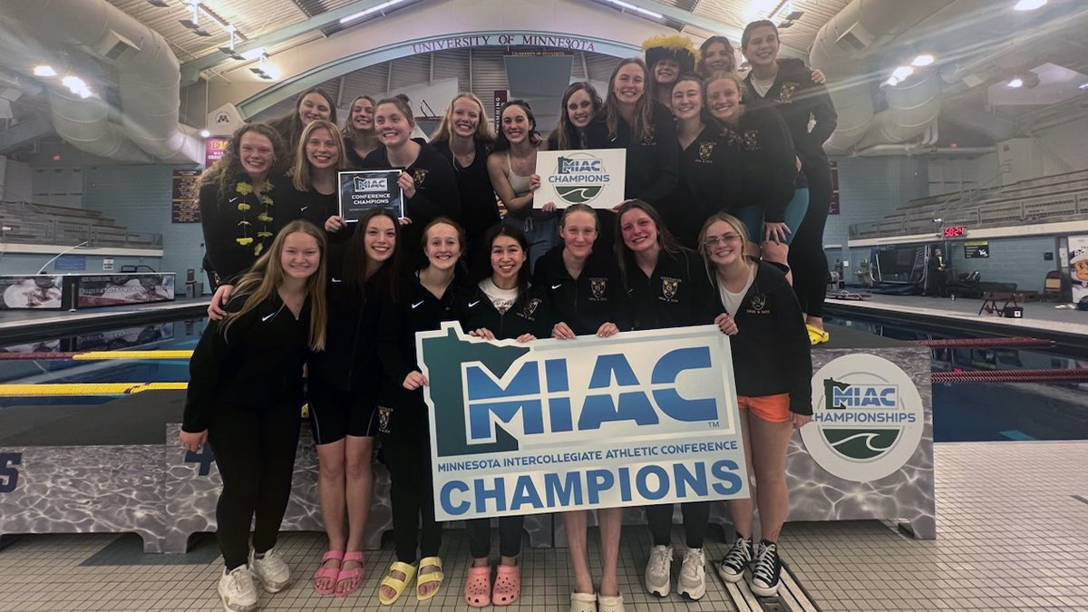 🏆🏆🏆🏆 Four on one Saturday! Most schools don’t have four in a year. Gustavus is a special athlete community! CHAMPIONS MADE HERE! 🙌 #GoGusties 👑👑👑