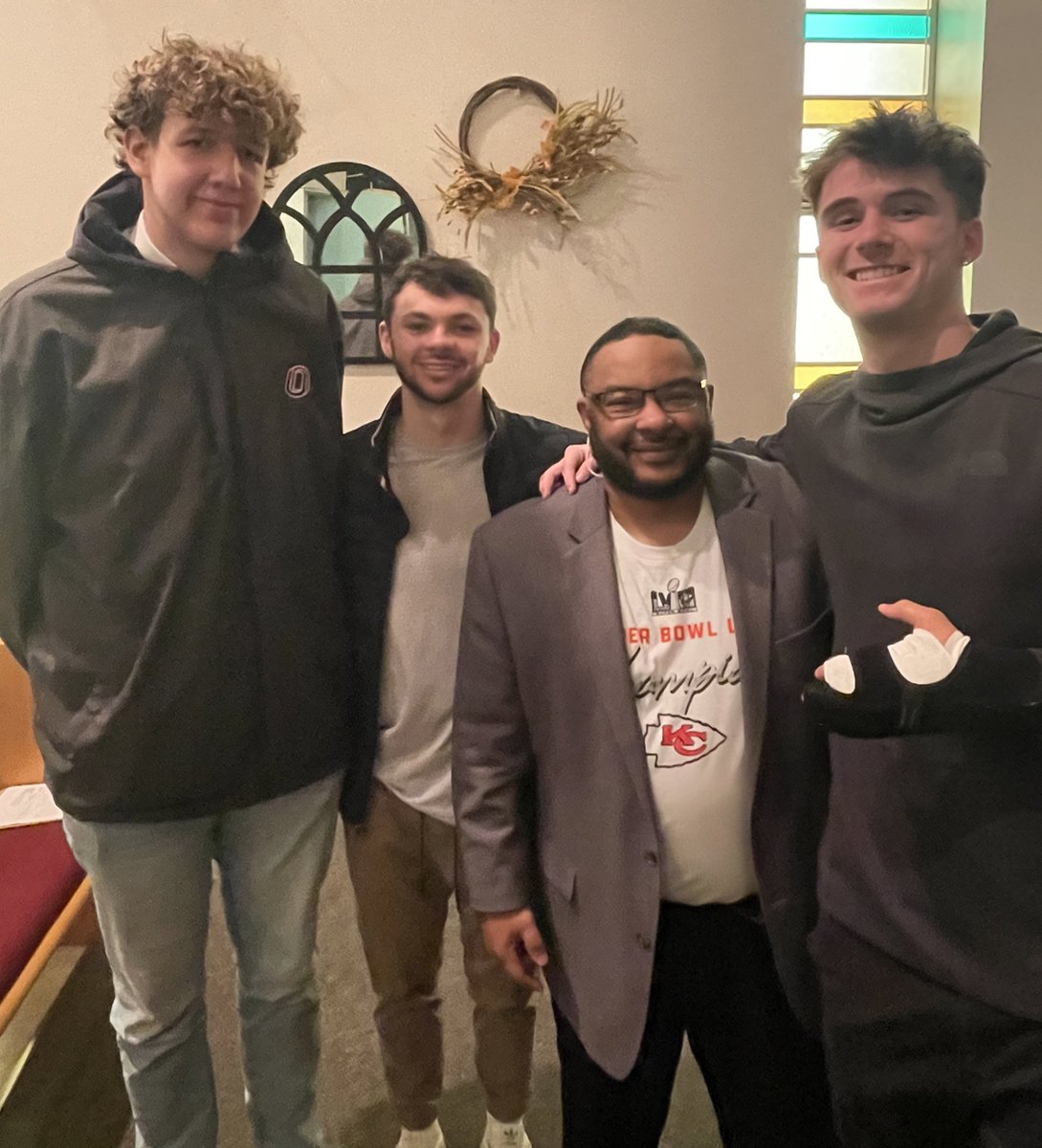 Glad to have 3 players from the Omaha Basketball team in the House today. Coach Crutch <a href="/CoachCrutchUNO/">Chris Crutchfield</a>  and staff are doing an outstanding job not only on the court with these young  men, but also making sure they are the best young men they can be! <a href="/OmahaMBB/">Omaha Men’s Basketball</a>