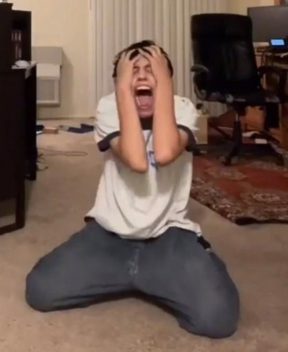 thegrayfruit's tweet image. adobe premiere (video editing software) when you want to use it to edit videos