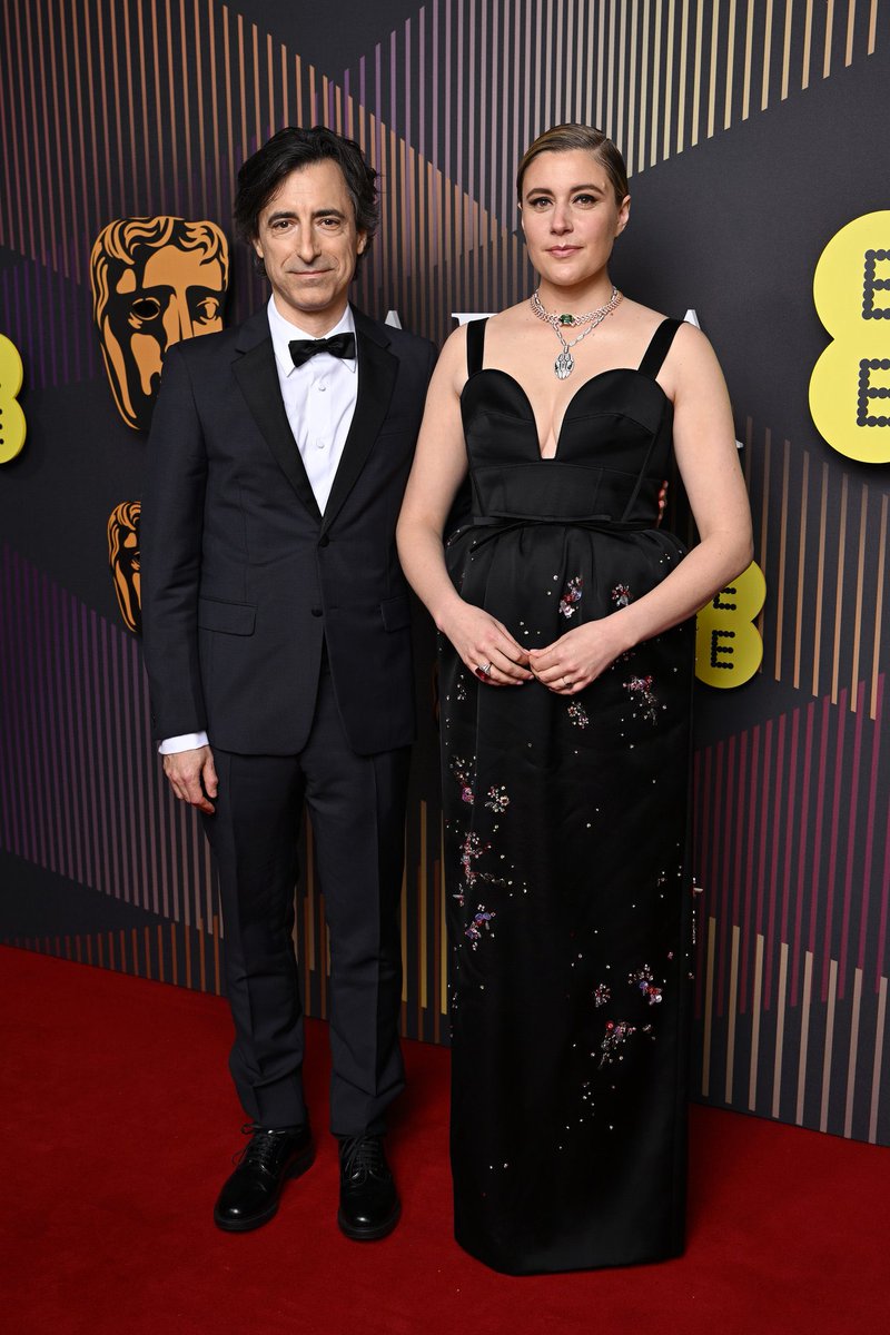 IMPECÁVEIS ! 

Vejam Noah Baumbach e Greta Gerwig no tapete vermelho EE BAFTAs 2024.

#EEBAFTAs #NoahBaumbach #GretaGerwig