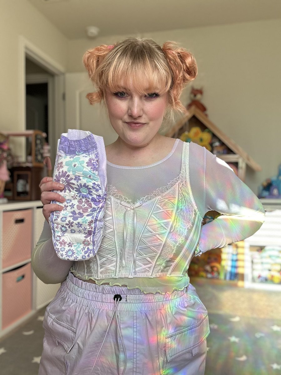 I’m tired of you sneaking into my bed every night and having accidents lil bro, but I’ve come up with a solution 💜 #abdl 

💐 justfor.fans/TeenyAurora
🎁 $aurorateeny