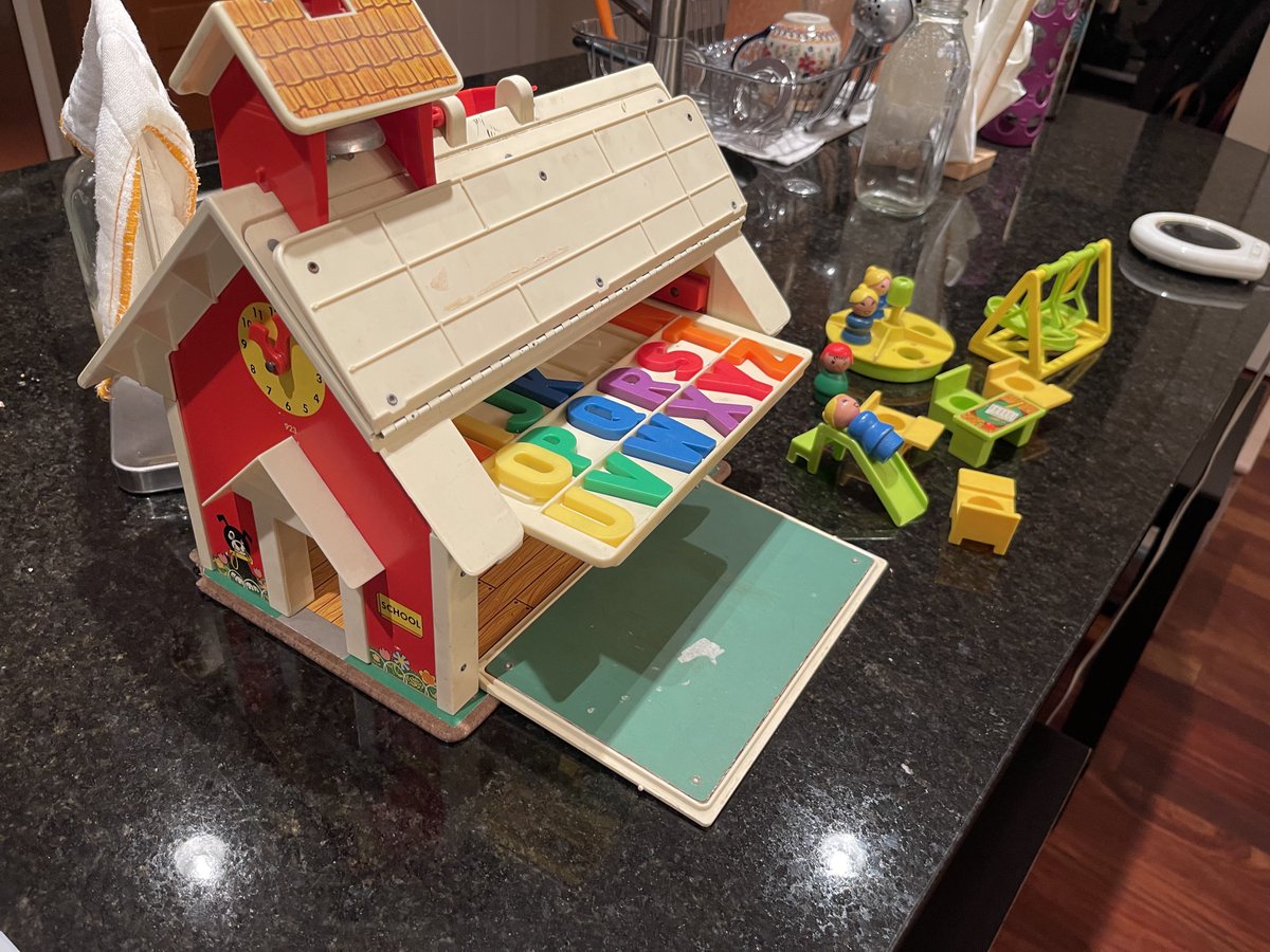 MarksGonePublic's tweet image. Blast from the past just got dropped off. Parents cleaning out storage lockers find the most interesting things. #SchoolHouse 
#FisherPrice
'71 FISHER PRICE TOYS