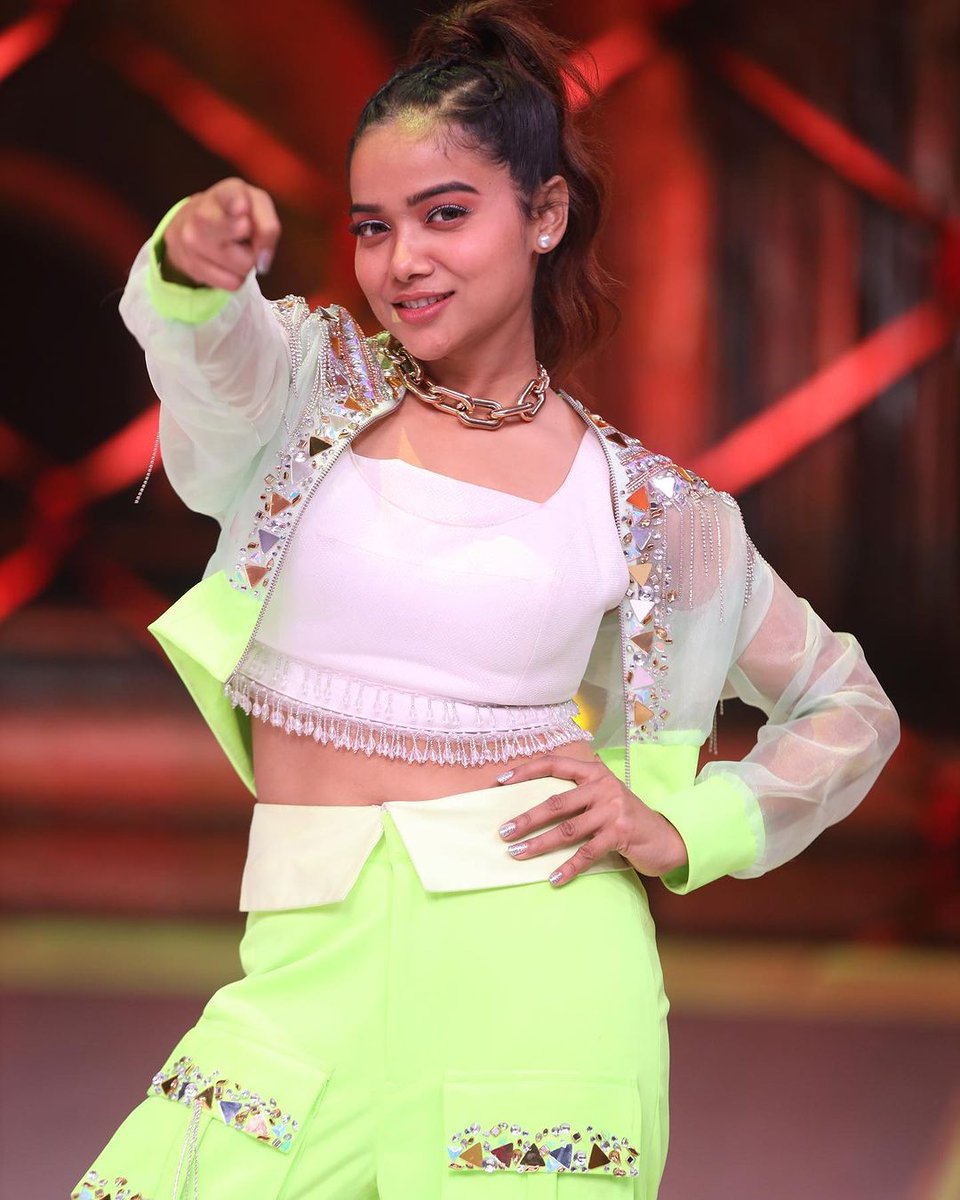 INDACTRESSPIC's tweet photo. After #BiggBoss now it's 
#ManishaRani turn on #JhalakDikhhlaJaa11

 #ManishaSquad #ManishaRanilnJDJ11 
JHALAK TROPHY AWAITS MANISHA https://t.co/W9bEZIUBwe