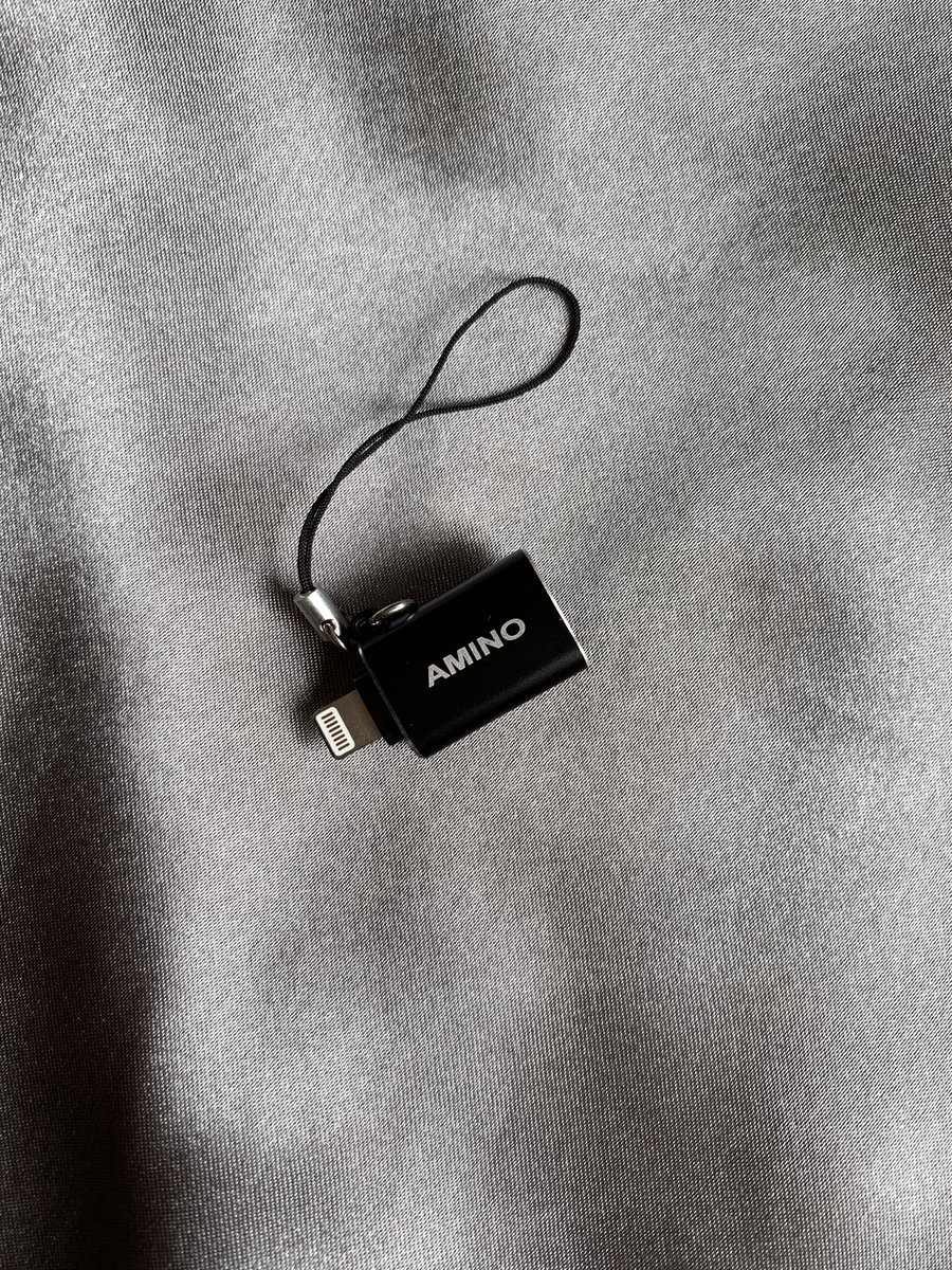 chocomarsy's tweet photo. Nah, ini caraku mengatasi penyimpanan hp yg penuh!

Yap! Pindahin foto kamu ke flashdisk! 

Tentunya pake OTG USB utk menghubungkan flashdisk dg iphone ku. https://t.co/myhwftHEyF