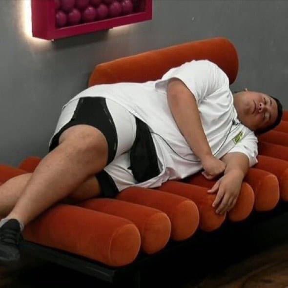 Manzana absolutamente todas las semanas: gente si me quedo la voy a romper vamos a hacer un montón de cosas ahora sí esta vez es verdad les juro 

Manzana el lunes: 

#GranHermano