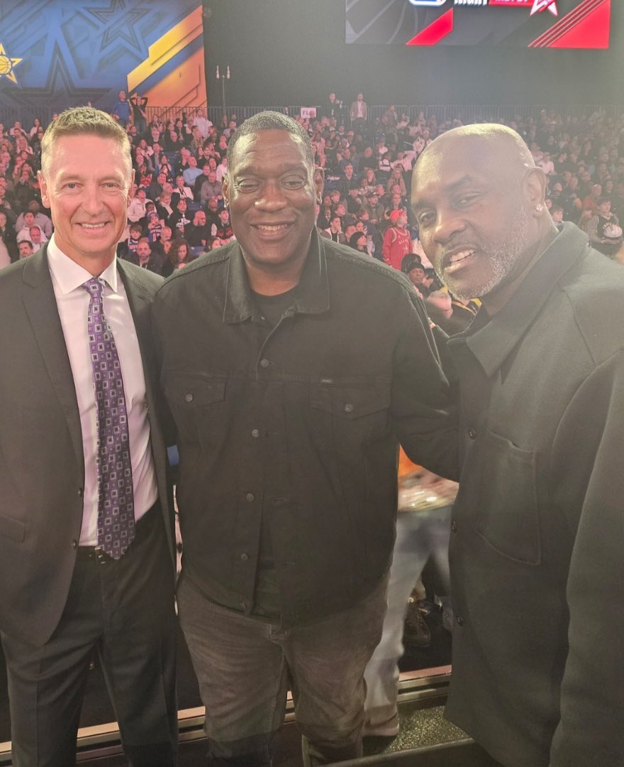 Almost 30 years apart but always great catching up at #NBAAllStar @GaryPayton @sk40_reignman