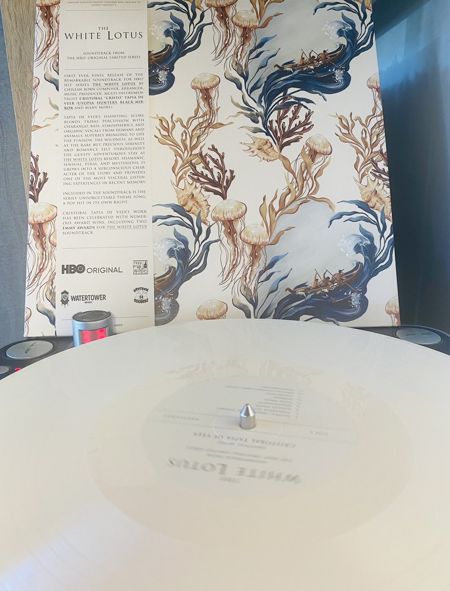 Still in love with this score (and still need to get on that second season!). The White Lotus (Original Television Soundtrack) - Cristobal Tapia de Veer (2021/2023, WRWTFWW Records)