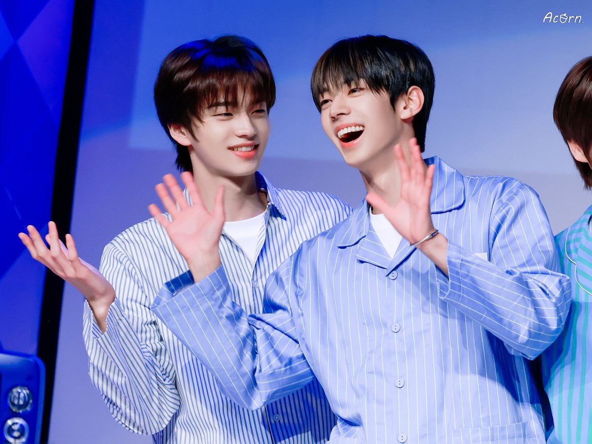 Acorn_0122's tweet photo. 20240218 Fanparty

행복하다🥹

#TWS #투어스 #신유 #SHINYU  #도훈 #DOHOON https://t.co/WnnClEkDiu