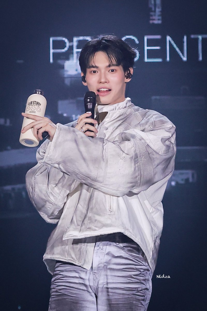 f_uj_ic_o's tweet photo. #WinHolidateFancon 
2024/02/17
#winmetawin #ไบร์ทวิน 

Club Sturdy Bottle 
#ClubSturdy #velencebkk https://t.co/dsJwWzA7zV