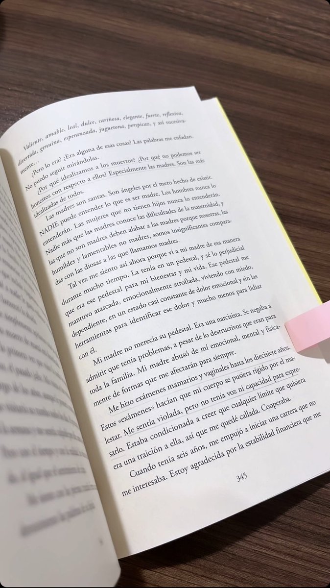 m_claudiab's tweet photo. Bonito pero triste 🫶 recordándome que jamás se debe idealizar a la figura materna (ni a nadie). 
Me alegro de que mi madre haya muerto -  Jennette McCurdy https://t.co/arjV1AdSMW