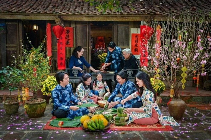 AsianTeaTime's tweet image. 🧧Tết Nguyên Đán, commonly known as Tết, is the most significant and cherished festival in Vietnam, marking the Lunar New Year. This celebration is a time for family reunions, paying respects to ancestors, and ushering in good fortune for the coming year. The rich cultural…