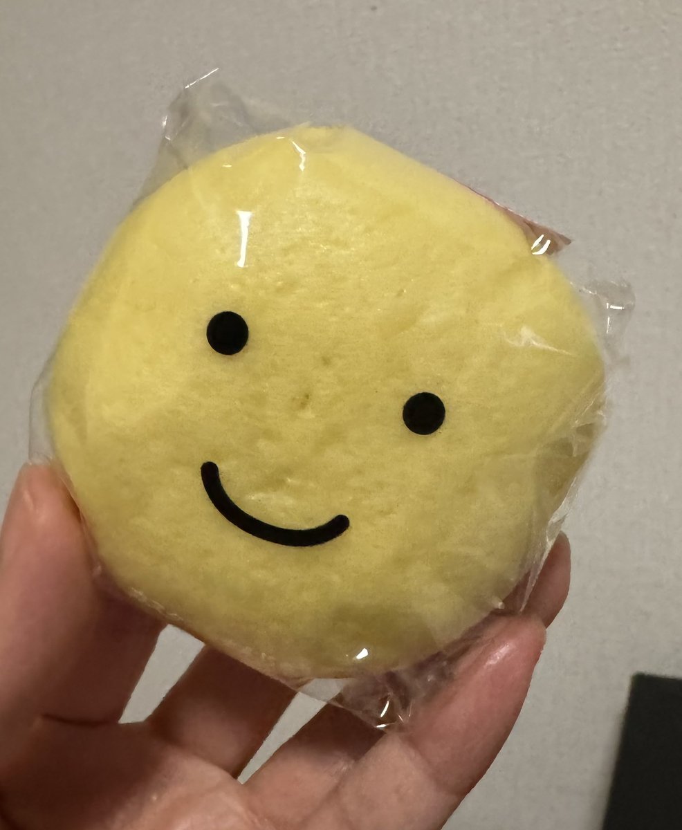 Enemagra_MISAKO's tweet image. 目が合ったので、連れて帰って来た😊❣️
あとで食ꕀべよっと🩷
#カスタード饅頭　#ニコちゃん　#エネマグラ