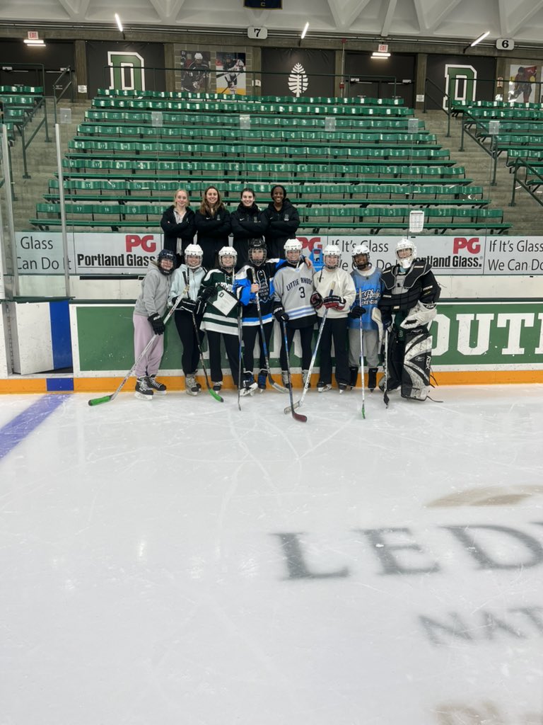 Tonight was Intramural Ice Hockey Championship Night in Thompson Arena! Congratulations to our first Champions, the Champions of our Women’s League…Team DWS…aka @dartmouthwsoccer #GoBigGreen #TheWoods