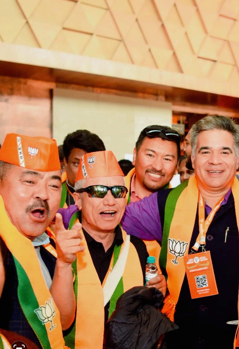 RavinderRaina's tweet photo. #Julee
Jai Ladakh 🇮🇳 https://t.co/NvoXA6GL7v