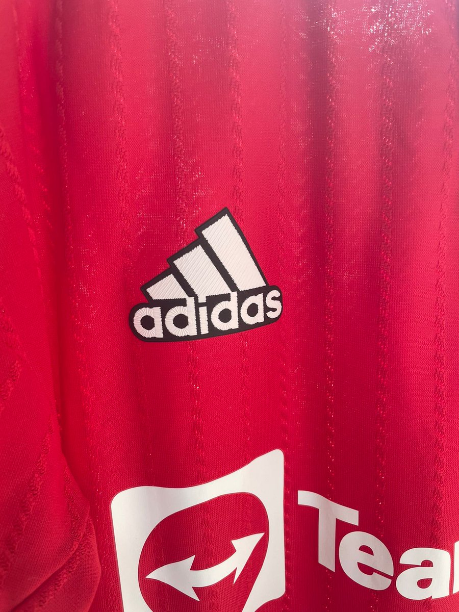 thms_y's tweet photo. @Jerseyforum min dapet tawaran dr temen, infonya barang dr london, legit kah? https://t.co/EySJ2auB7S