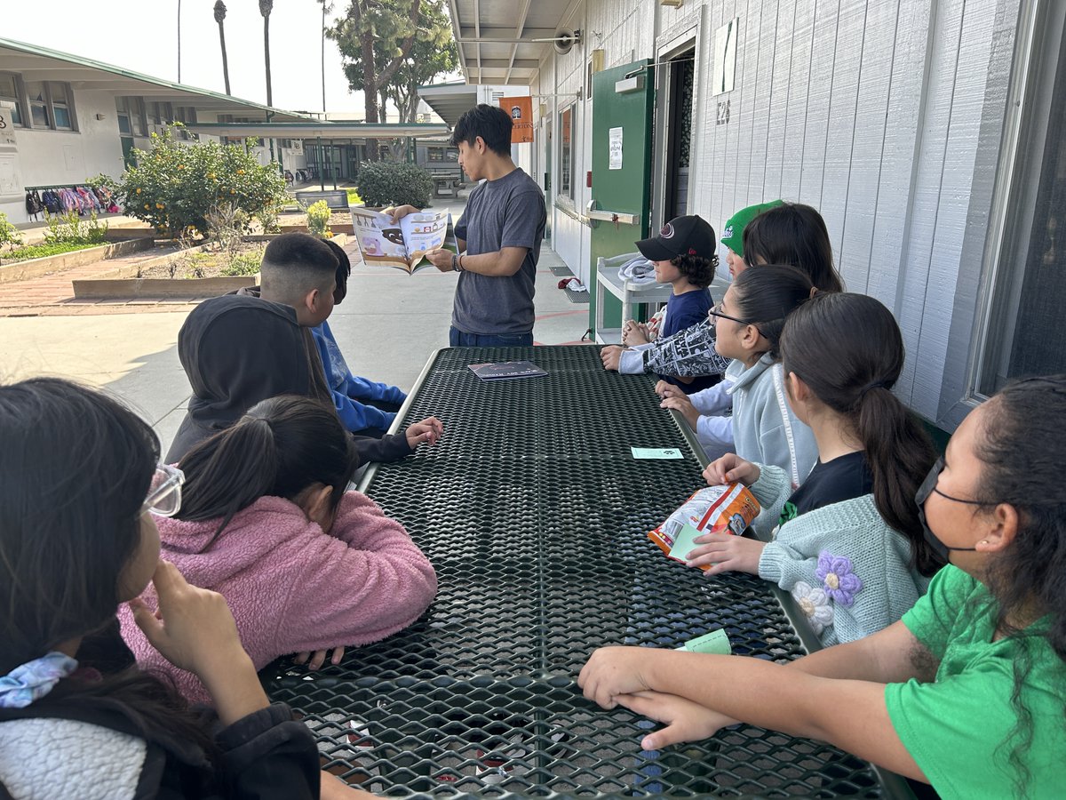 PricePanthers's tweet image. 📷
pricepanthers

A big THANK YOU to the Warren High School Black Student Union for joining us on Friday 2/16 to engage in read-aloud sessions with our 4th &amp;amp; 5th graders. Everyone enjoyed the stories they listened to in celebration of Black History Month!  #DUSD #bearsandpanthers