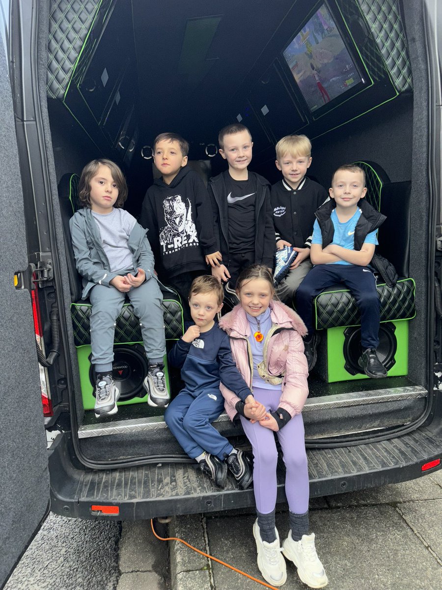 Chloe Barton tweet media