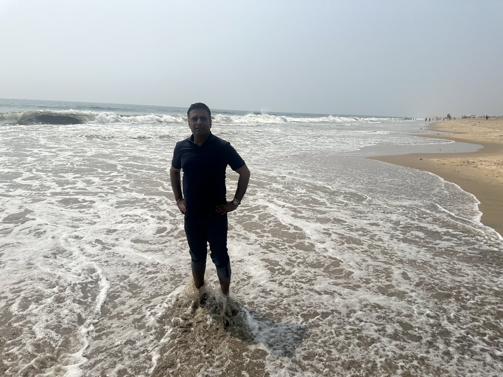 ShamsherSLive's tweet image. "The waves of the sea help me get back to me." #Sea #Beach #Tides