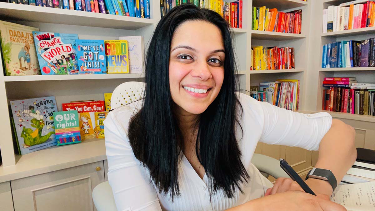 📢 AMAZING NEWS TIME! We are completely delighted to announce that the fantastic @RashmiWriting will be our brand new #WriterInResidence, taking on the role in March. She'll be focusing on the power and joy of non-fiction and factual books 🙌 booktrust.org.uk/news-and-featu…