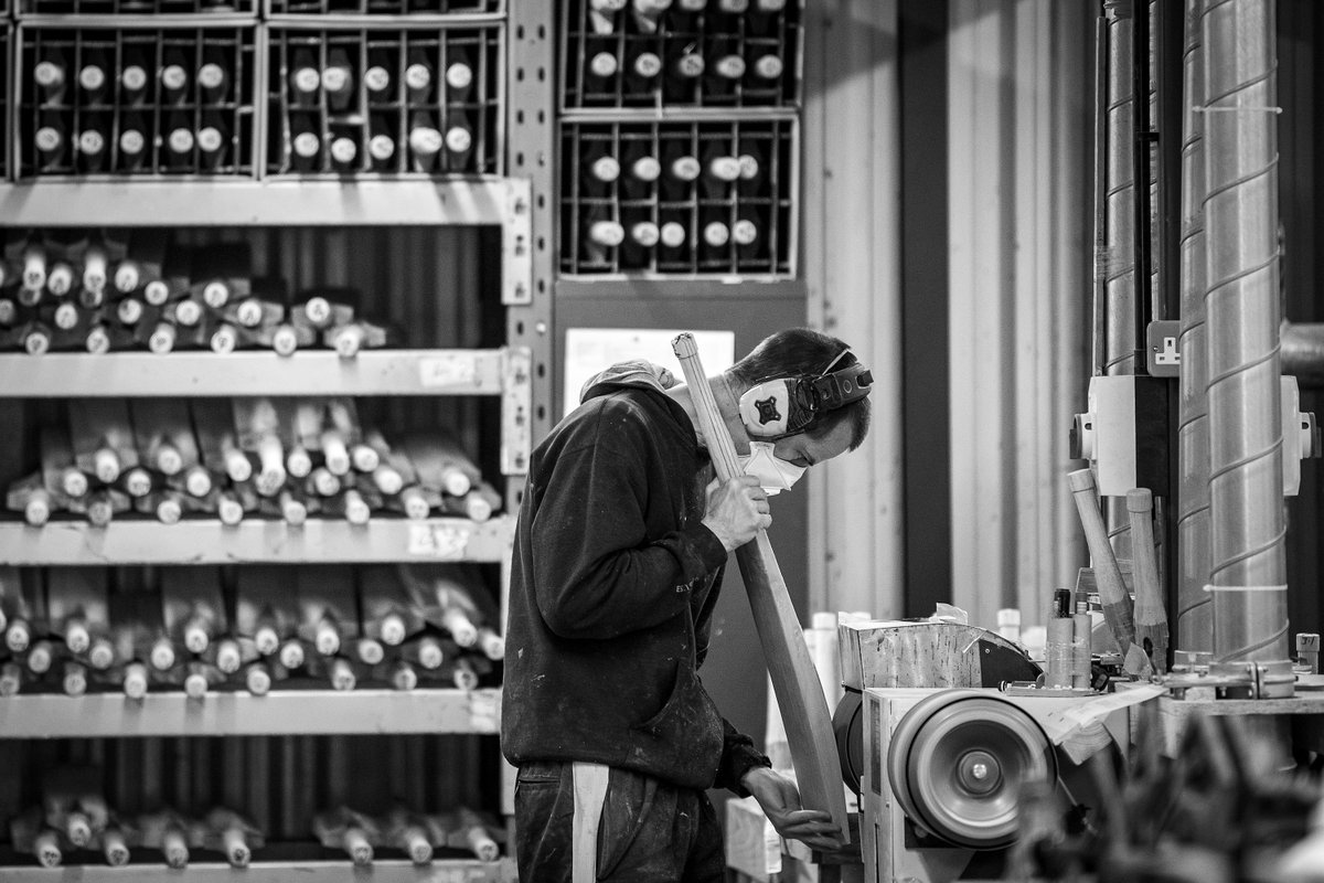 ChaseCricket's tweet photo. Putting more focus on how it is made means more performance where it matters 🏏💥
#makersnotfakers

#handmadecricketbat #cricketbatworkshop #hampshire #chasecricket https://t.co/KBItywD0Au