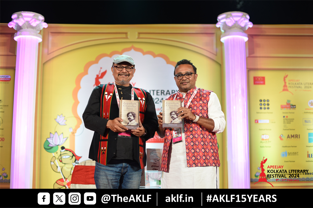 The Reluctant Physicist - Jagadish Chandra Bose’s new biography demystifies the Bosean myth. 
Author Sudipto Das in conversation with Debanjan Chakrabarti 
#SudiptoDas #DebanjanChakrabarti #AKLF15Years #AKLF2024 #AllenPark #Litfest #Literature #OxfordBookstore #Books