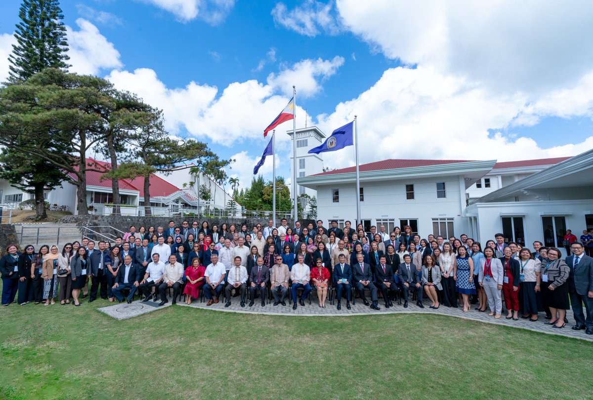 Participants in the Advanced Courses of The Hague Academy of International Law in The Philippines pose for posterity at The Judicial Academy Philippines in Tagaytay City after the welcoming ceremony of the two-week program this morning.