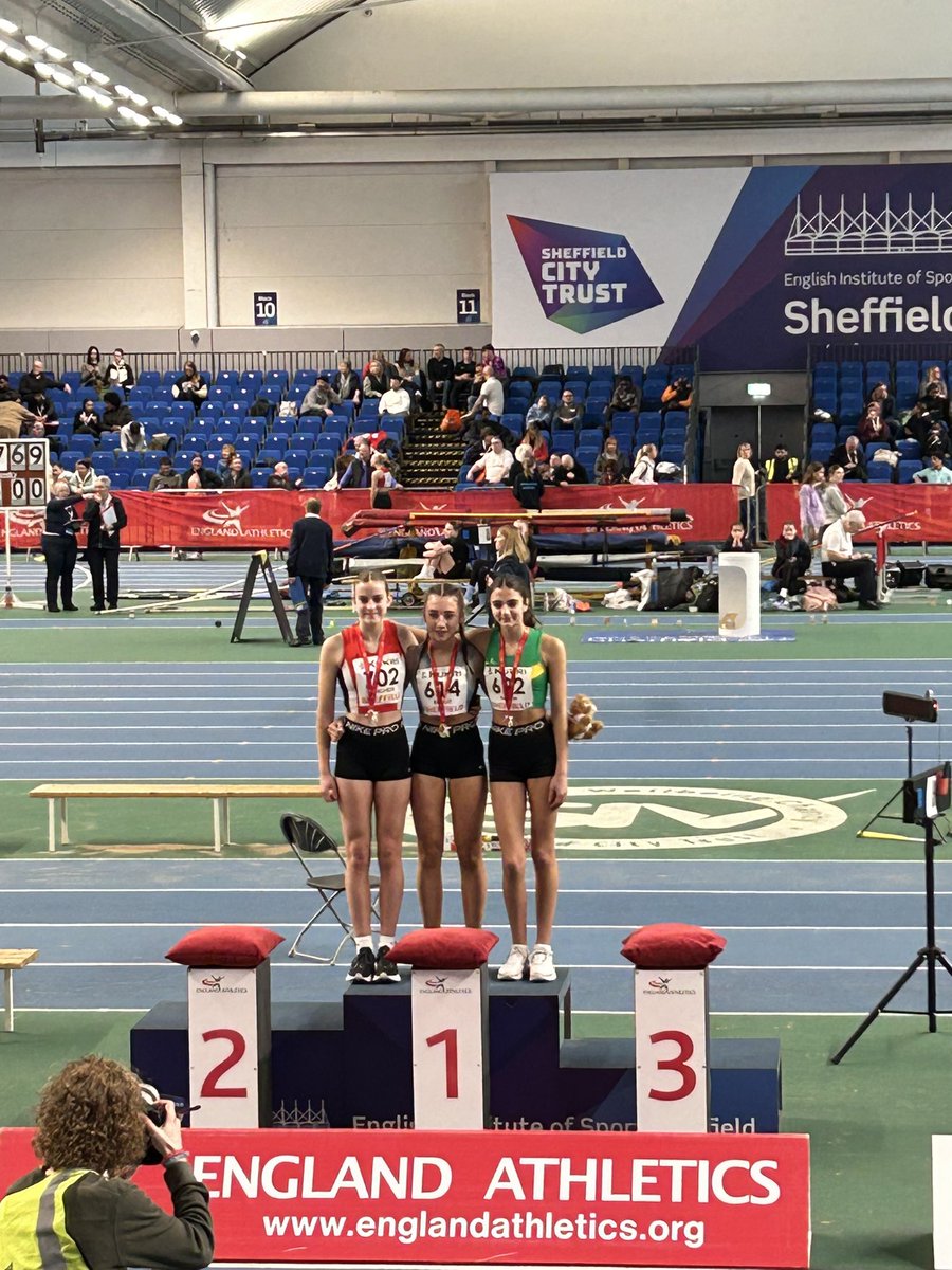 Gillian Elliot tweet media