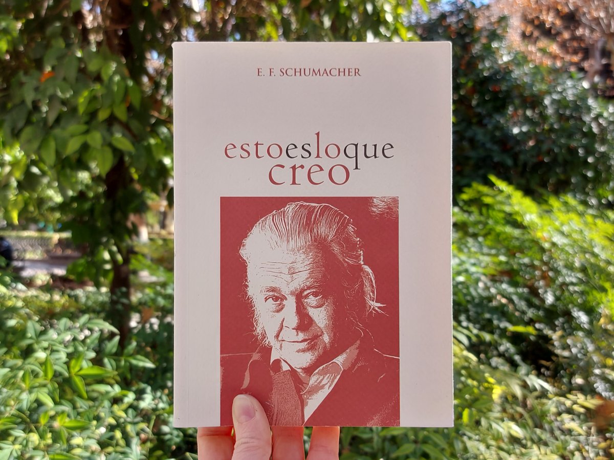 "Los esquemas gigantescos, ya sea en la #agricultura, en la #industria, en las #comunicaciones o incluso en la #educación, pueden parecer atractivos en teoría, pero son desastrosos en la práctica. La clave del éxito no es la producción en masa, sino la producción de las masas".