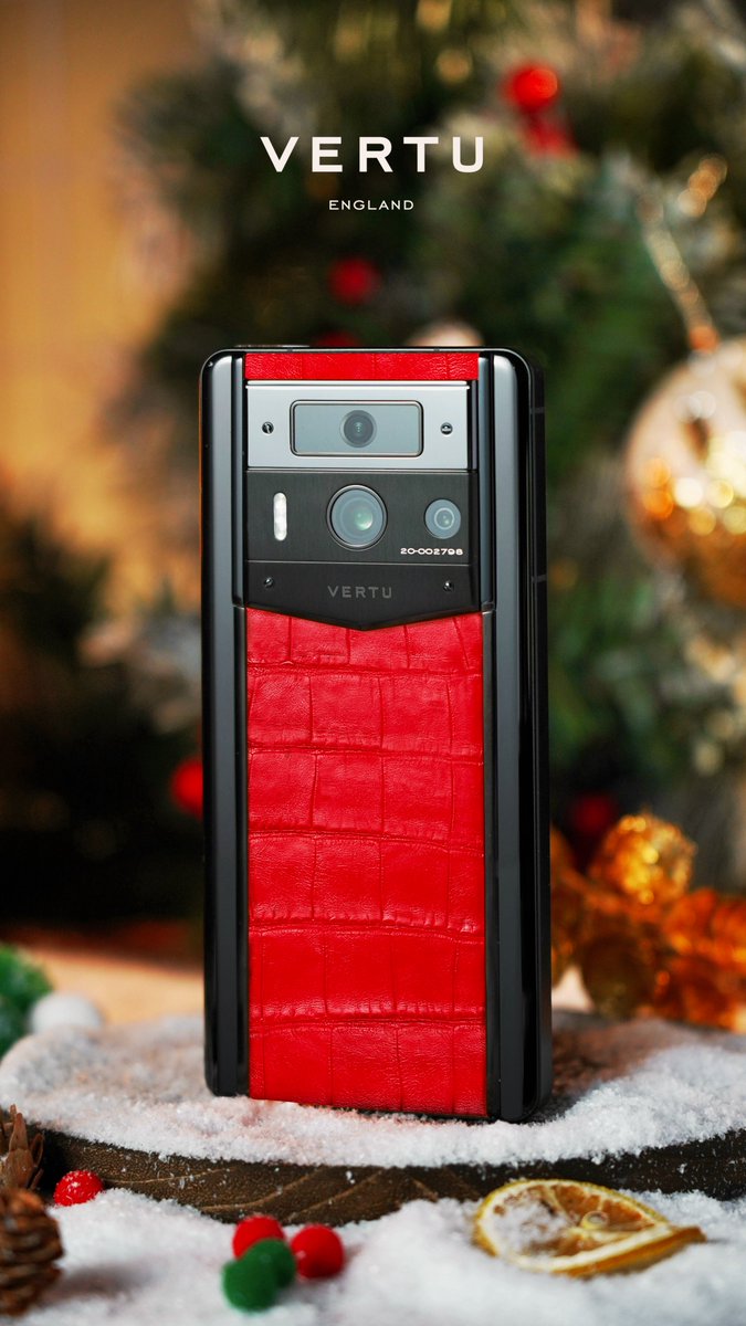VertuEngland's tweet photo. METAVERTU 2 – Setting new standards of luxury and technology! 🚀
Because your tech should be as stylish as you are. 🌟📲
#TechMeetsElegance #METAVERTU 2 #aiphone #Luxury #VERTU #Craftsmanship
Discover more at:
https://t.co/hnCvL9udTY https://t.co/5YYdnt1Om0