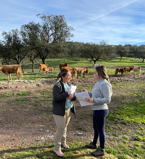 CuadernoAgrario's tweet image. 👩🏻‍🌾🐂Finaliza la Edición 2023 del #ProgramaCultiva en @upahuelva  

+INFO➡️cuadernoagrario.com/?p=54799 #Huelva