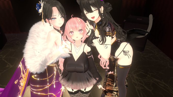 昨夜はTalking Bar「GOSSIP」 に初参加!ぶいちゃの闇を色々聞けてこれで漫画一本描けそうだな…などと
 #VRCクラブSB
 #VRCおうまがとき 