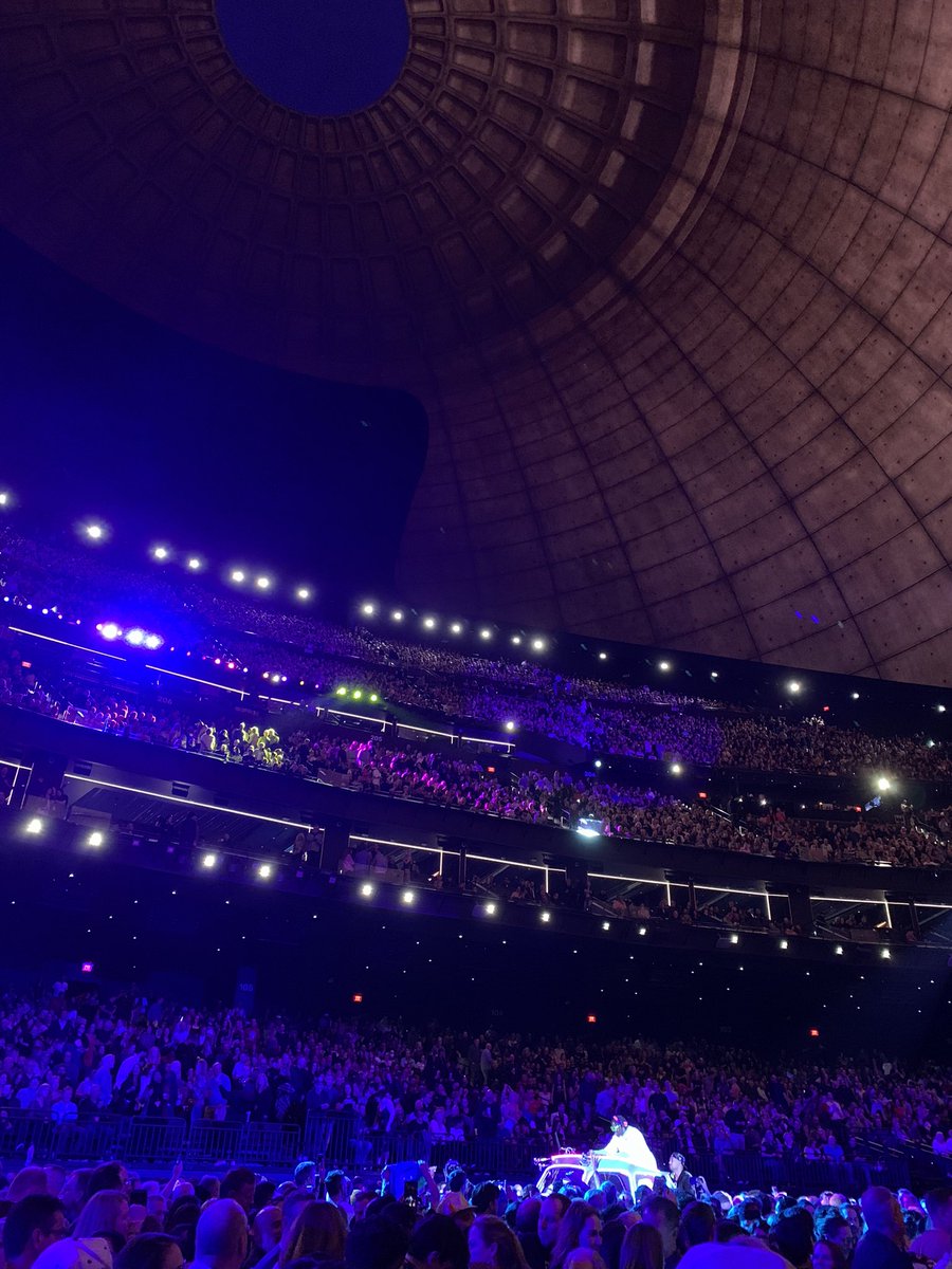 u2songs's tweet photo. #U2UVSphere #AtomicMC https://t.co/znv49rDIhT