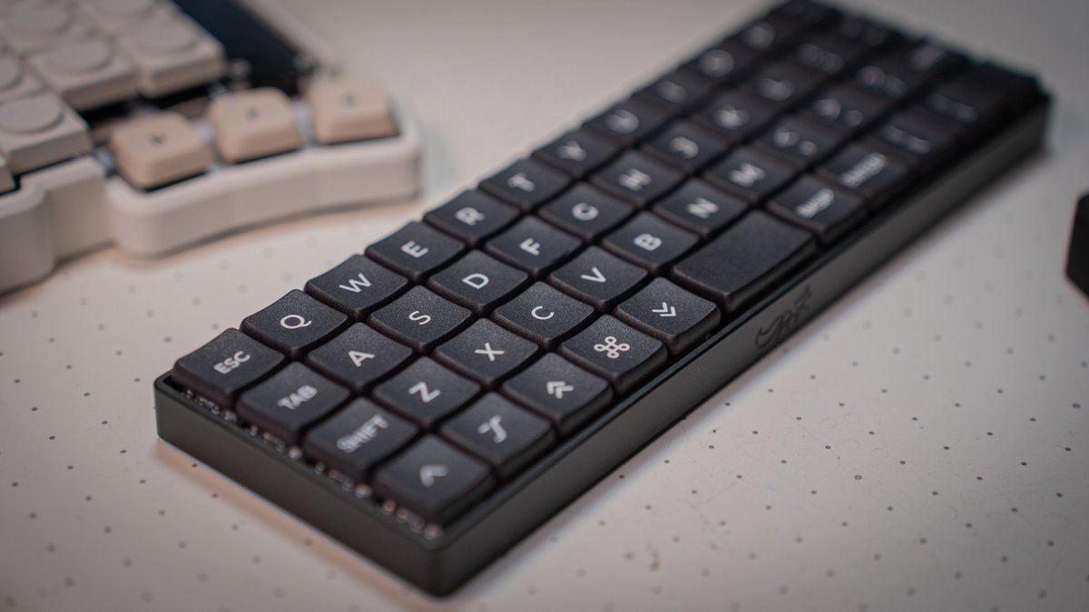 minipeg48をオールブラック 化したところ、めっちゃエエかもしれん