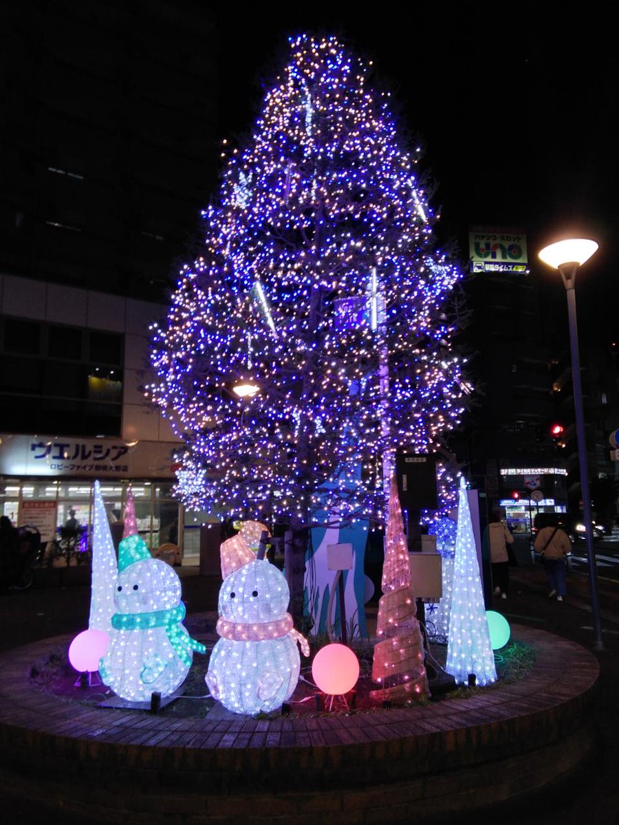 ❄冬季イルミネーションのお知らせ❄
冬季イルミネーションの点灯期間(~2/25)が残り一週間となりました！ 
既にお楽しみいただいている方も、まだご覧になっていない方も、皆様ぜひお越しください♪
＃相模大野　＃ロビーファイブ