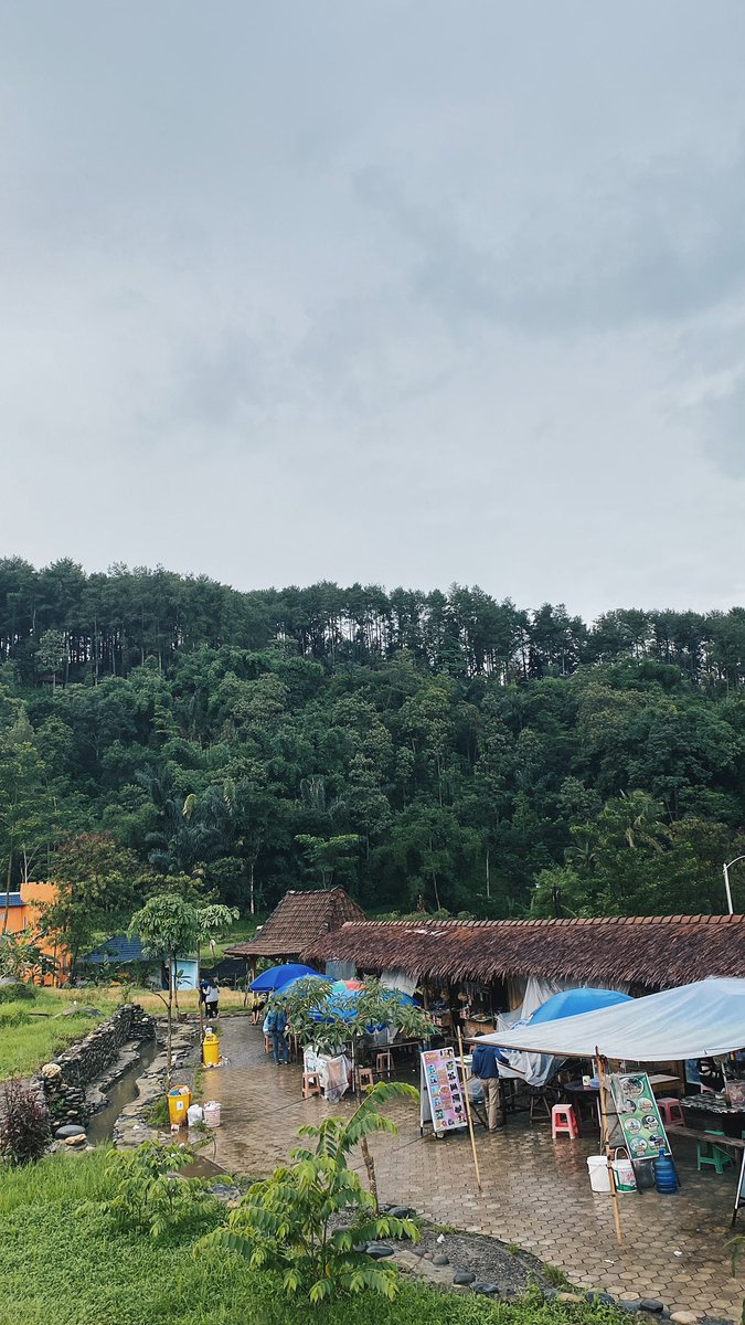 wcelafa's tweet image. Karna banyak yang tanya dimana, aku bahas disini ya. Siapa tau bisa jadi tujuan healing kalian.

Salah satu destinasi wisata di kabupaten Kendal

A thread