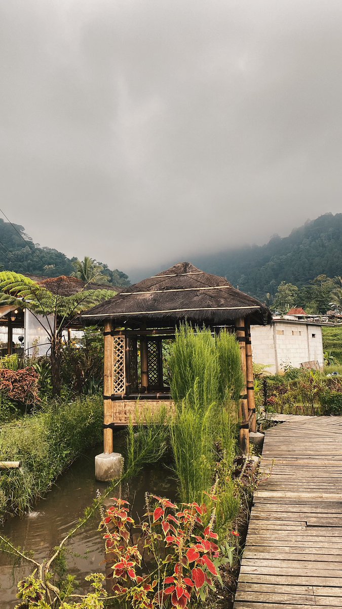 wcelafa's tweet image. Karna banyak yang tanya dimana, aku bahas disini ya. Siapa tau bisa jadi tujuan healing kalian.

Salah satu destinasi wisata di kabupaten Kendal

A thread