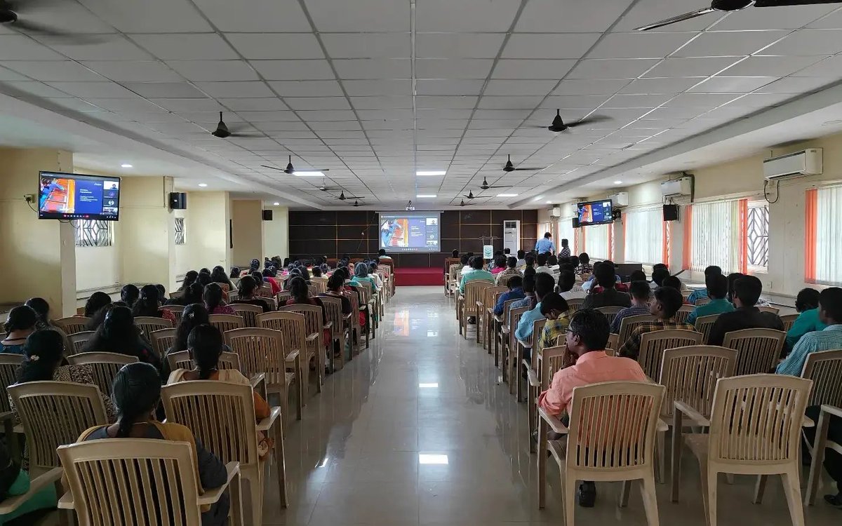 Fcripon_student's tweet photo. World fisheries day was celebrated on November 21,2023 . Various events like quiz and drawing  contests were conducted. Guest lecture was given by  Dr.Antnoy J Prabhu Philip ( princpal scientist) and Dr.A.Jeyakumari ( senior scientist,icar,kochu) 
#worldfisheriesday #tnjfu https://t.co/hMwg0rYqaj