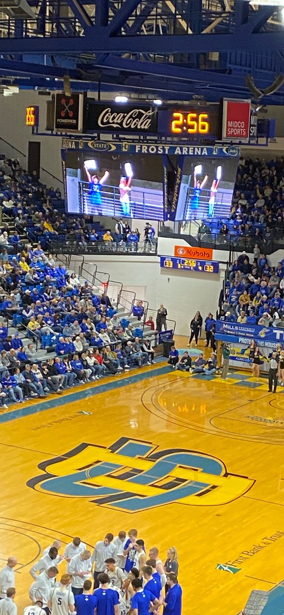 Grubis33's tweet photo. @GoJacksSDSU @GoJacksMBB My son and daughter enjoying their first jacks basketball game a couple weeks ago! They were pretty pumped to make the big screen! https://t.co/0urzDiqnTU